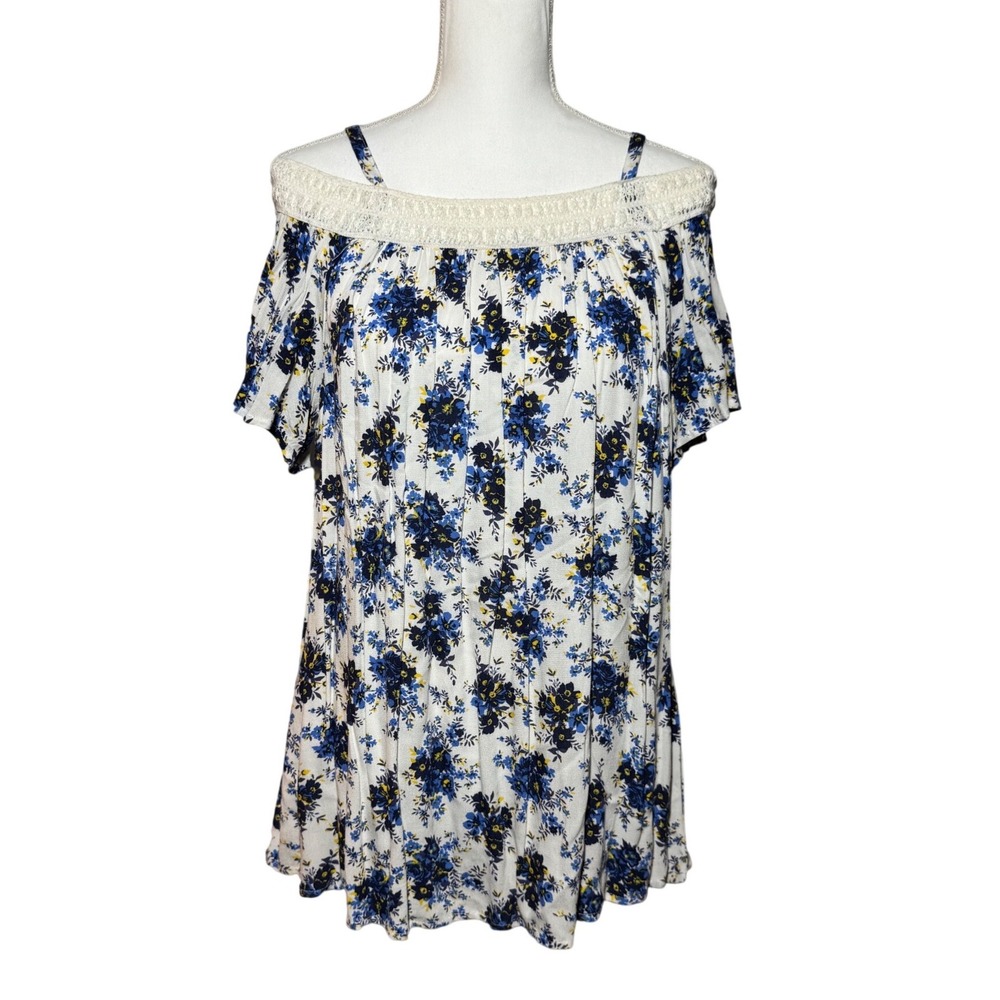 Torrid Cold Shoulder Floral Crochet Trim Top 1 White Blue Short Sleeve